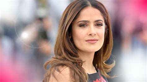 Salma Hayek: Bio, Height, Weight, Age, Measurements